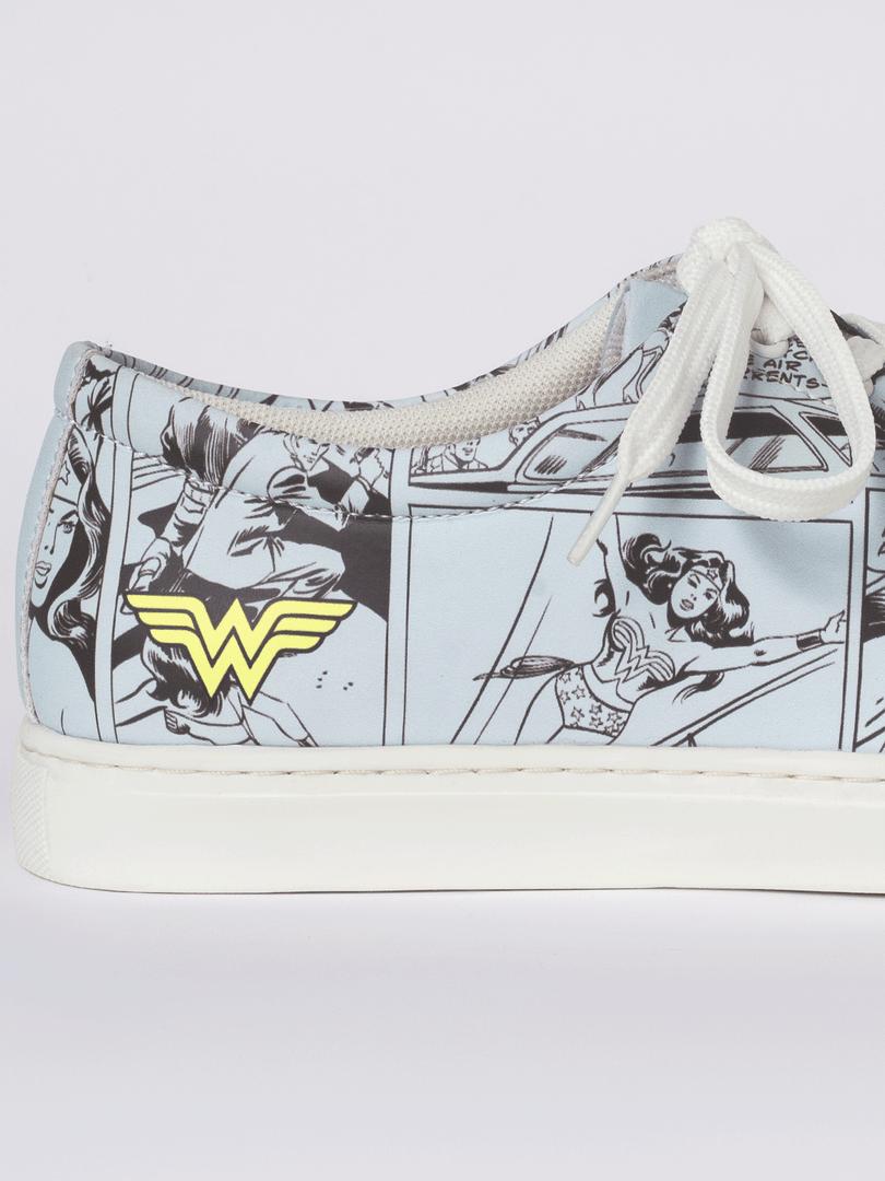 Buy Donald Duck Happy Feet Women Lace Up Shoes Online