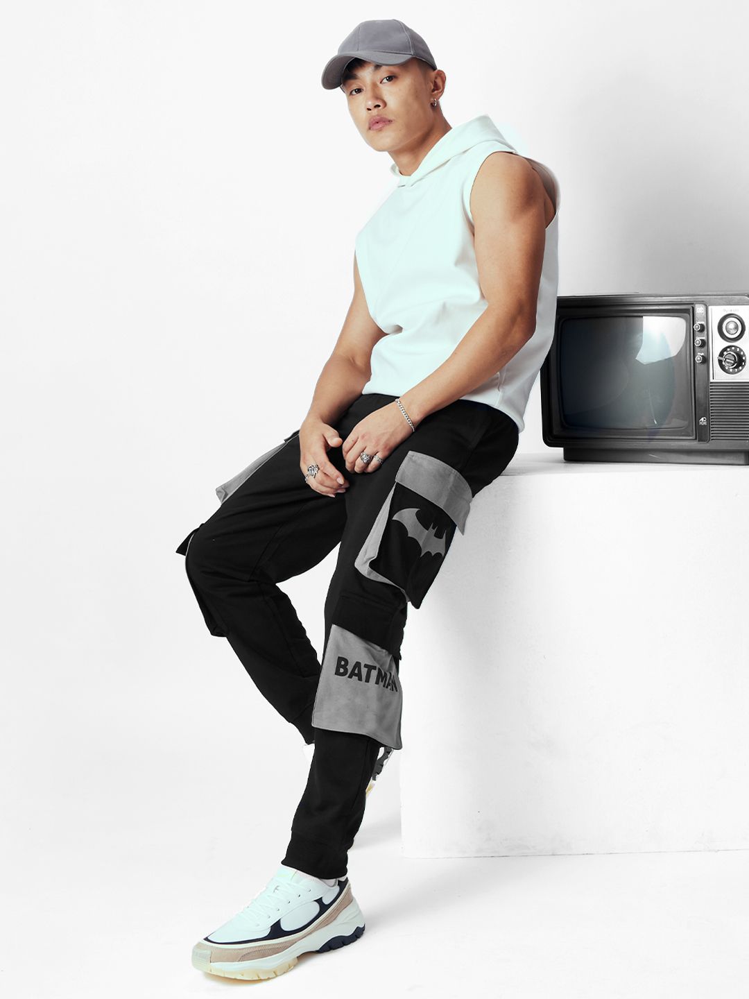 Batman: HD Logo (Utility) Men Cargo Joggers