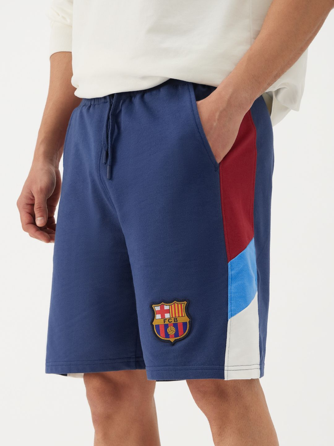 FCB: Matchday Shorts Men Bermuda Shorts Online