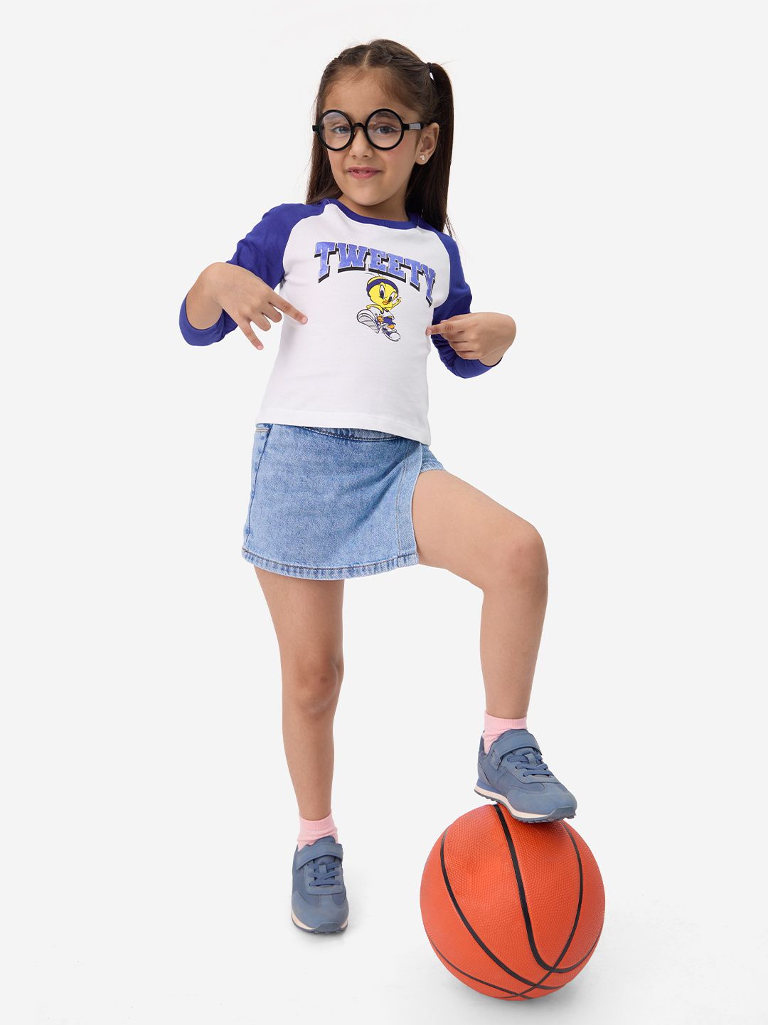 Looney Tunes: Tweety Girls Cotton Full Sleeve T-Shirts (2-8 Yrs) price