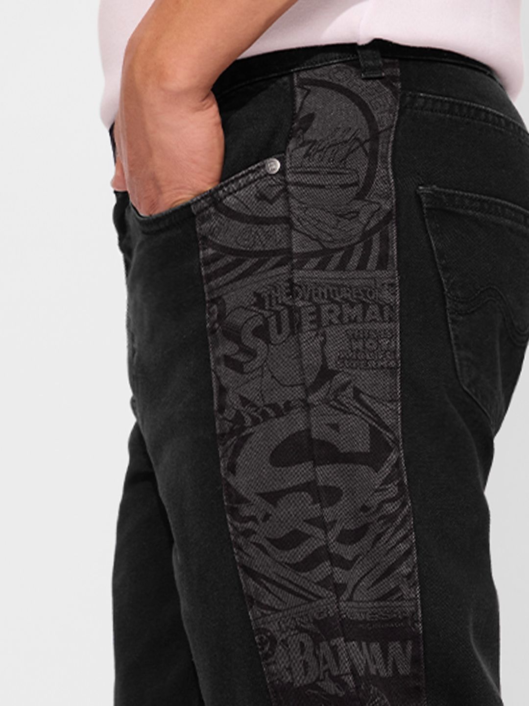 DC: Comic Canvas Men Jeans online