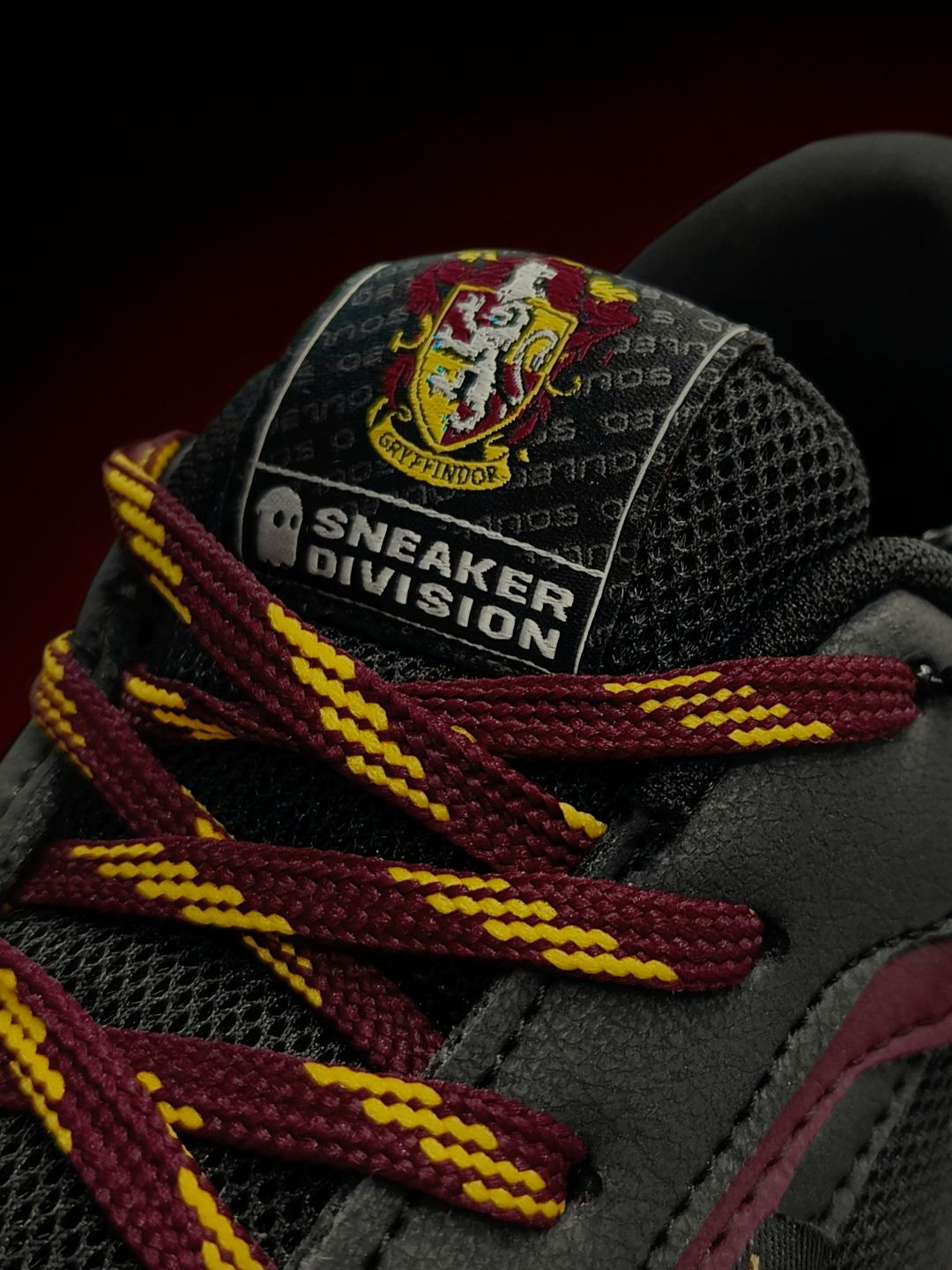 Harry Potter: Gryffindor Men Low Top Sneakers online