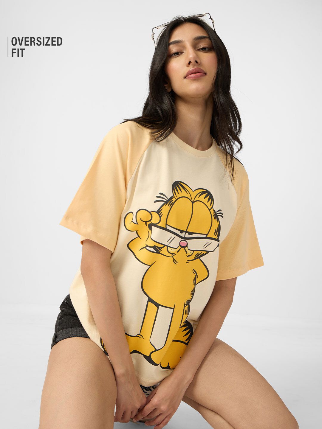 Garfield: Purrfectly Lazy Women Oversized T-Shirts