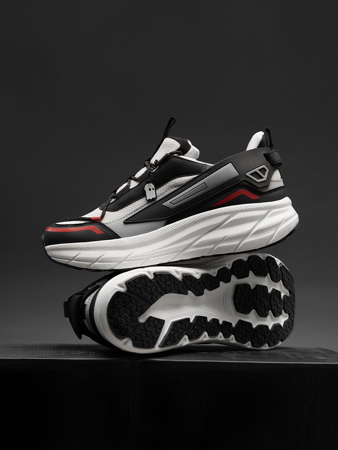 Souled: Black Hawk Men Low Top Sneakers