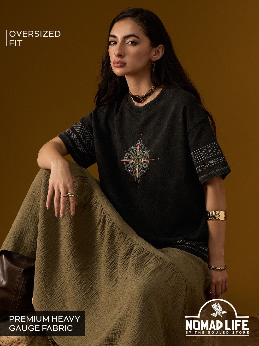Nomad: Compass Women Oversized T-Shirts