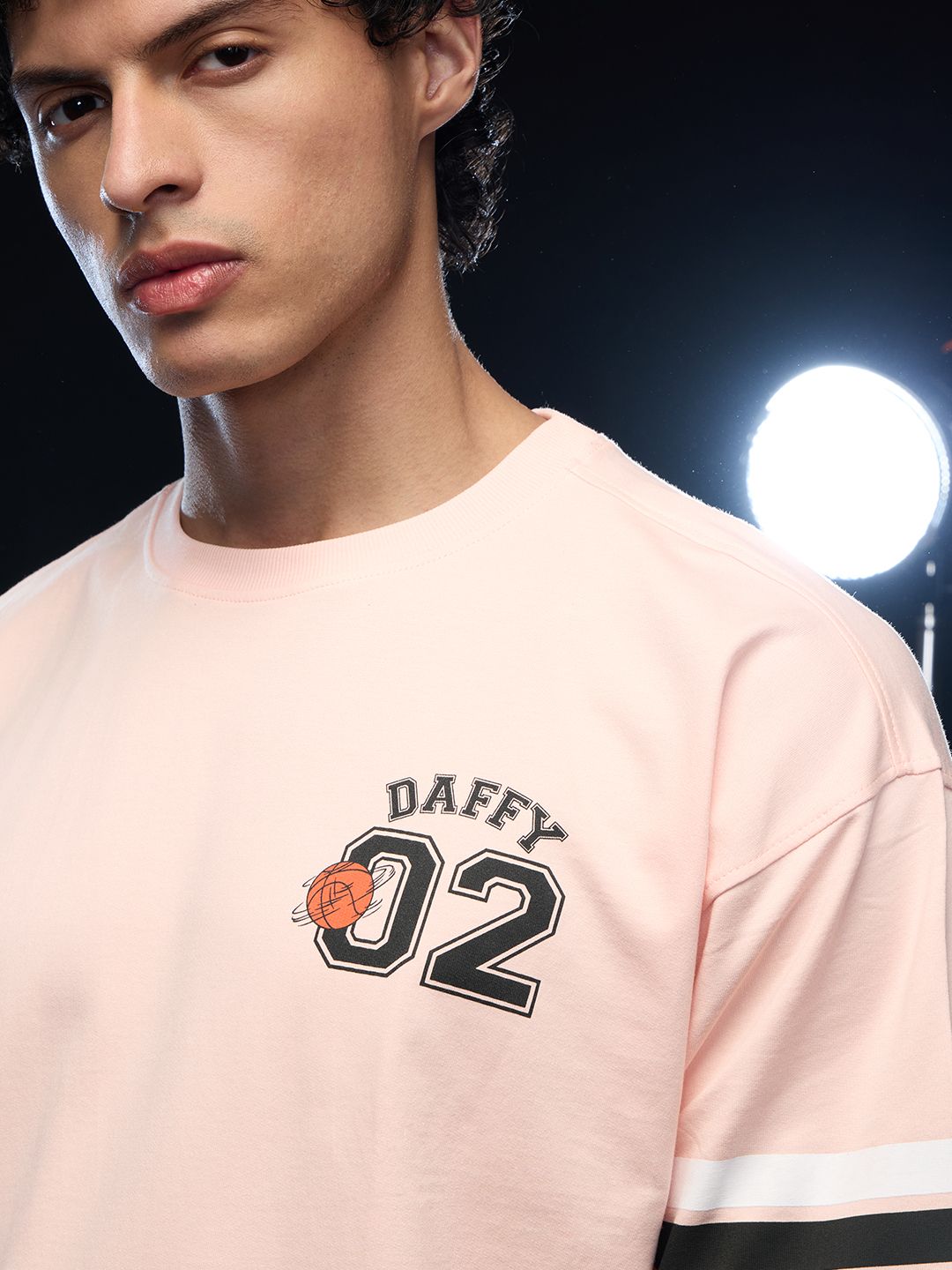 Looney Tunes: Daffy in Space Jam Oversized T-Shirts online