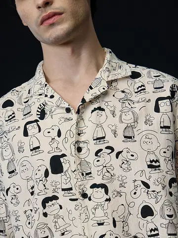 Peanuts: Characters undefined Online