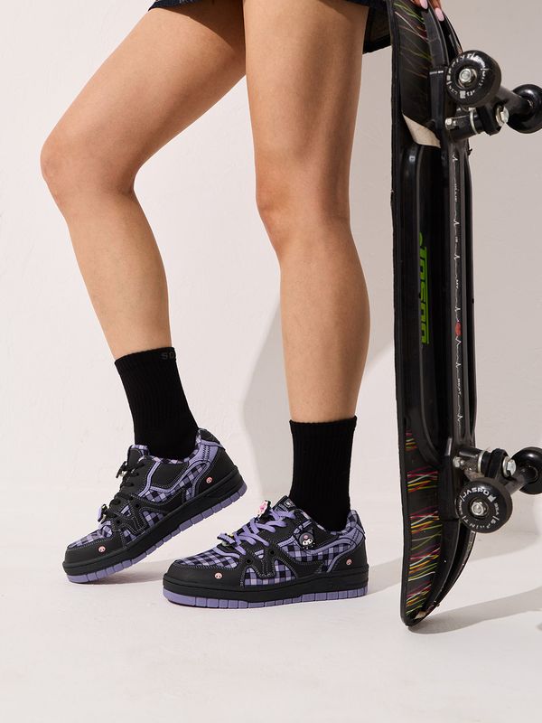 Hello Kitty: Kuromi Women Low Top Sneakers
